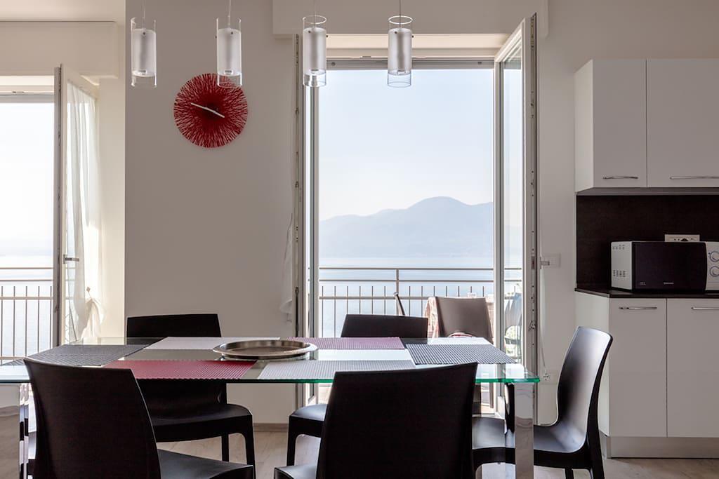 Cosy Torri Apartments Torri Del Benaco Buitenkant foto