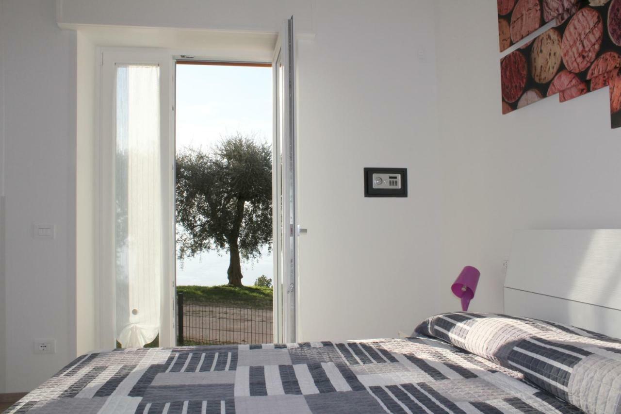 Cosy Torri Apartments Torri Del Benaco Buitenkant foto