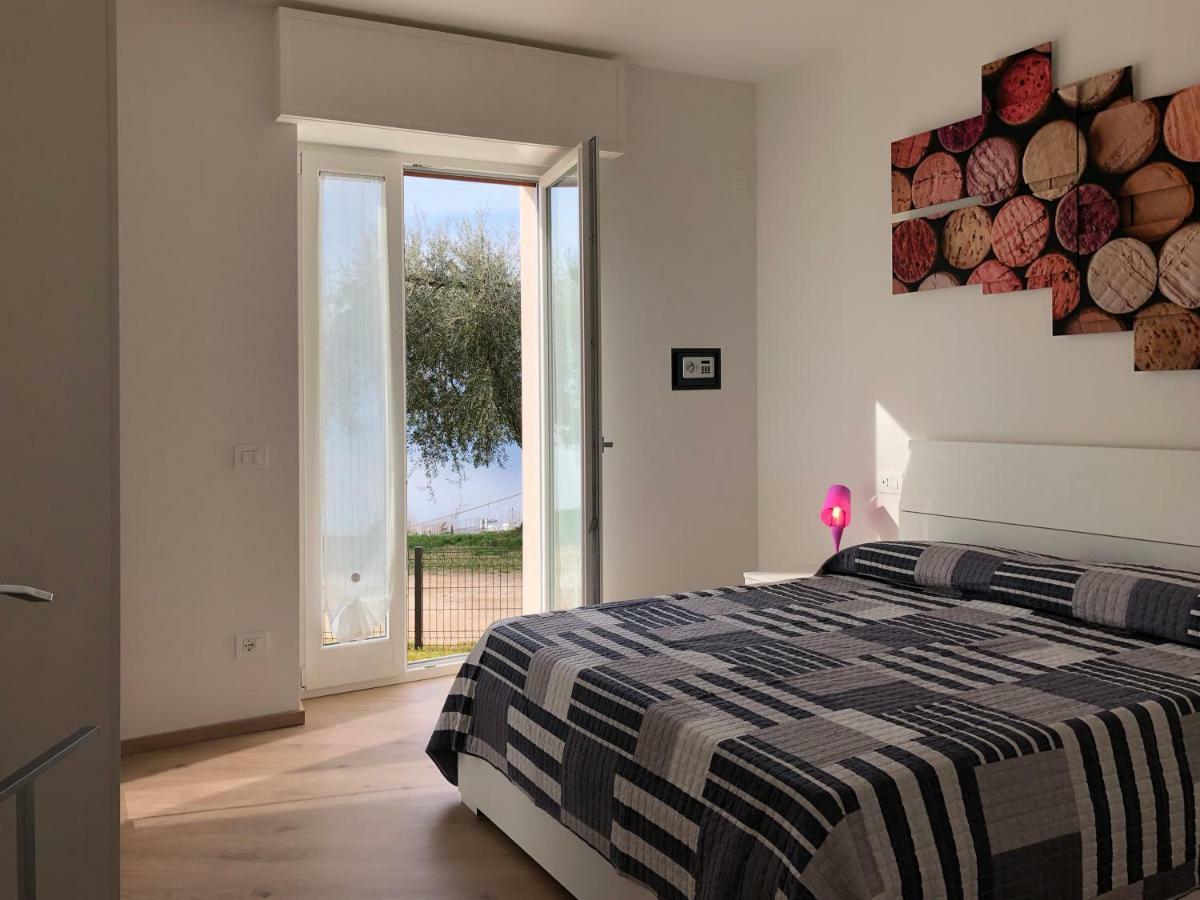Cosy Torri Apartments Torri Del Benaco Buitenkant foto